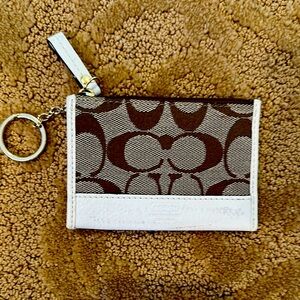Coach logo keychain holder / mini wallet